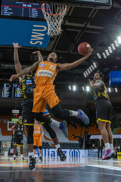 场里程碑之 场里程碑之